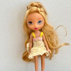 YUMMI LAND Soda Necklace Bead Drop Candy LIZZY FIZZY Exclusive Doll Toy Figure